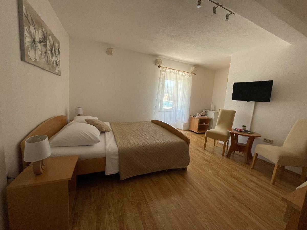 Apartment Room Parcina تروغير المظهر الخارجي الصورة